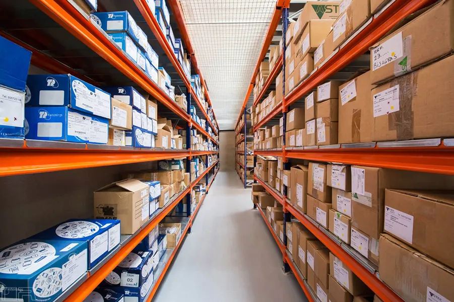 3 - Rayonnage mi-lourd – Chargement manuel conventionnel